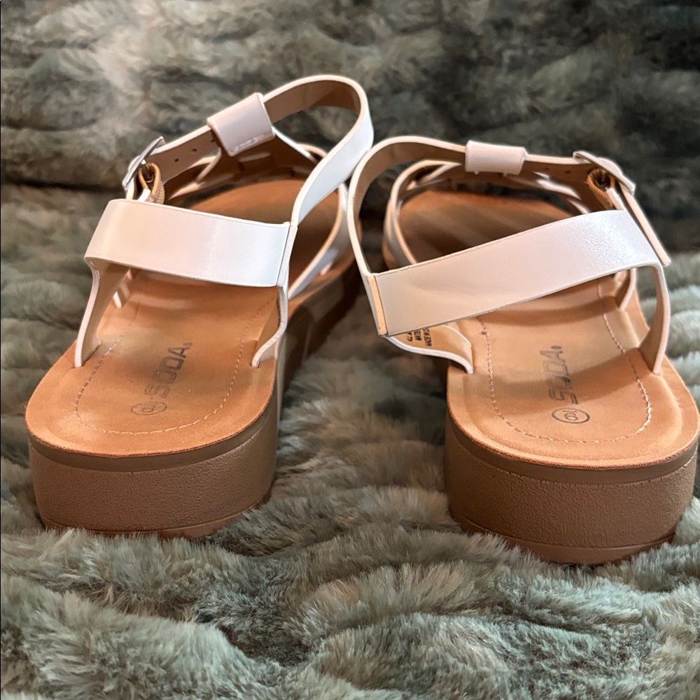 Soda Fisherman Strappy sandal - size 9 - Picture 6 of 9